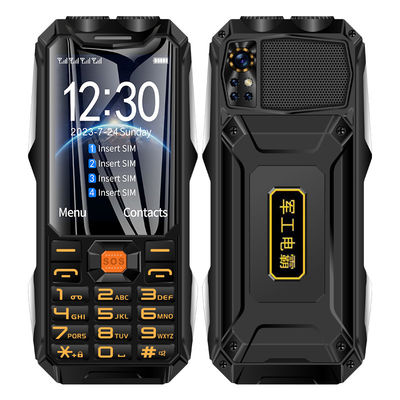 Q9 Bouton Téléphone mobile 3,5 pouces 4 carte SIM 4500mAh Bluetooth lampe de poche FM Radio 2G